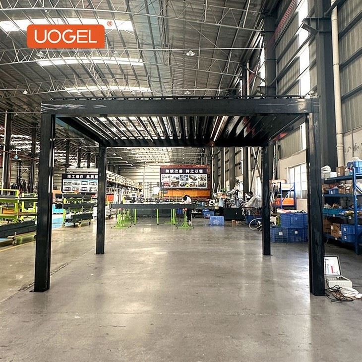 25.11.26-closable pergola roof-2